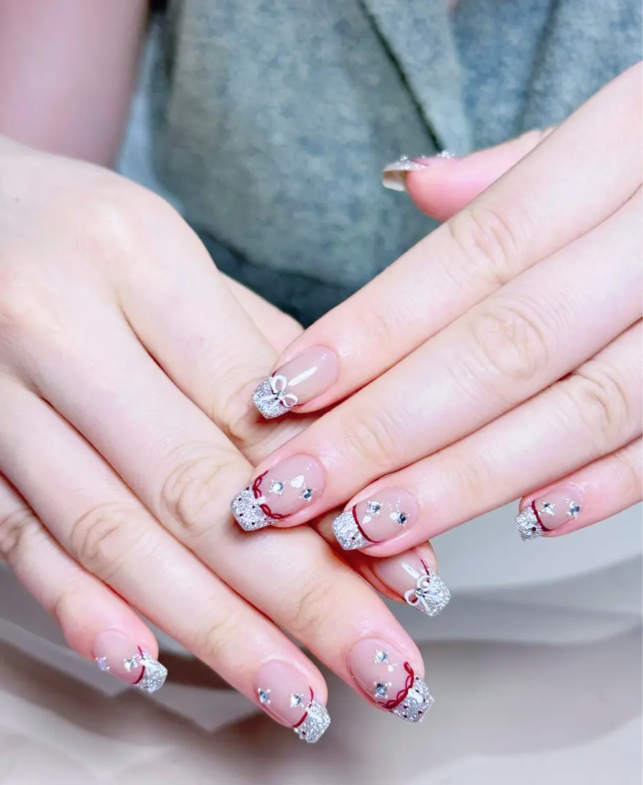 ネイル フレンチネイル キラキラネイル St.nail momoのネイルデザイン