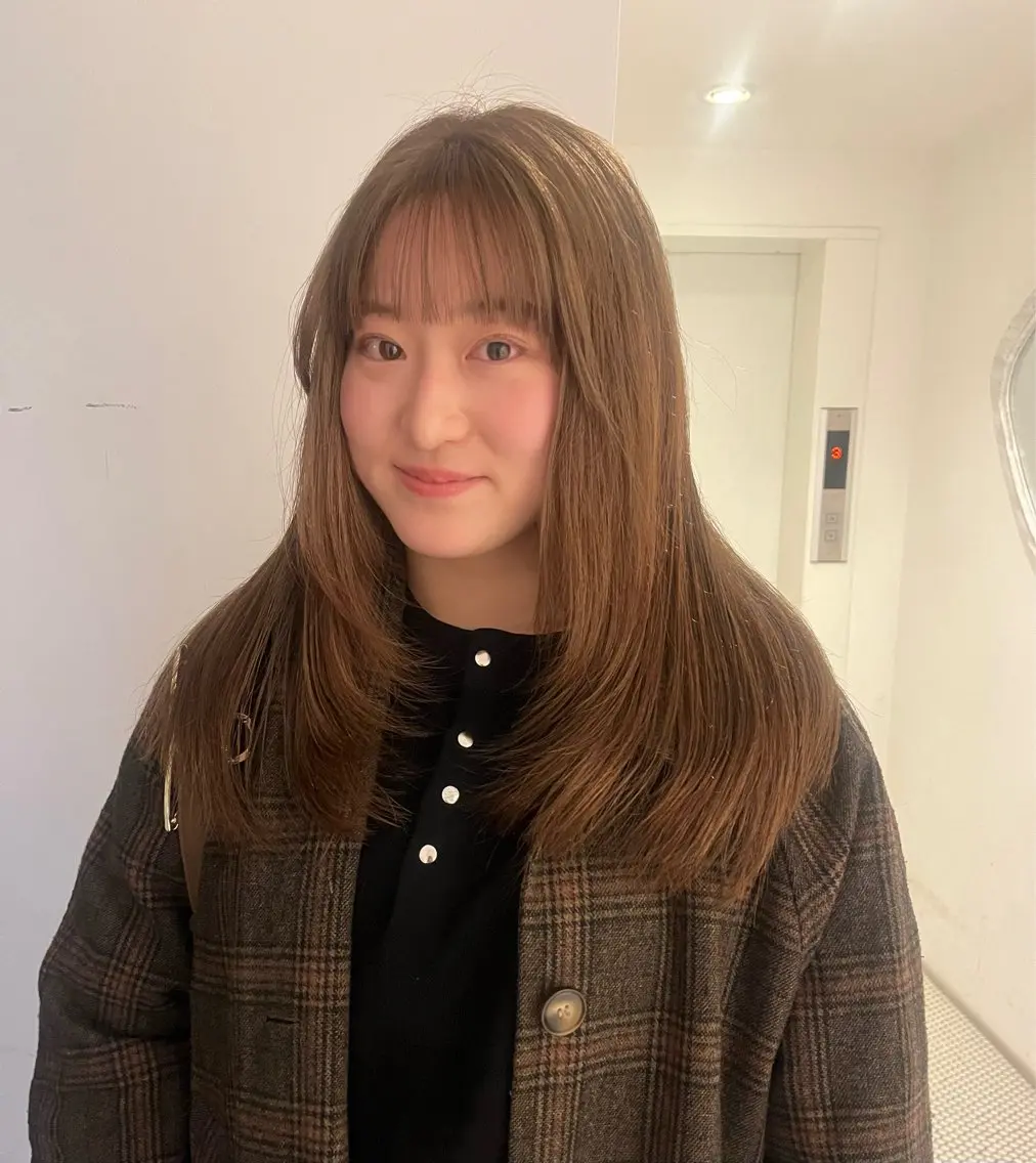 セミロング 顔周りカット ヘアカラー トリートメント あやか/ベージュ /透け感カラーのヘアスタイル