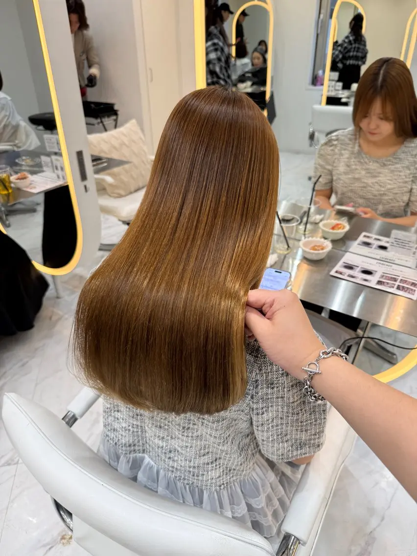 セミロング ヘアカラー 縮毛矯正 トリートメント 岡田 大樹のヘアスタイル