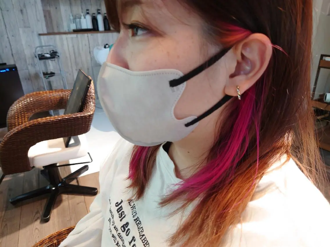 ロング カラー ブリーチ イヤリングカラー ピンクカラー パープルカラー 伊藤 新のヘアスタイル