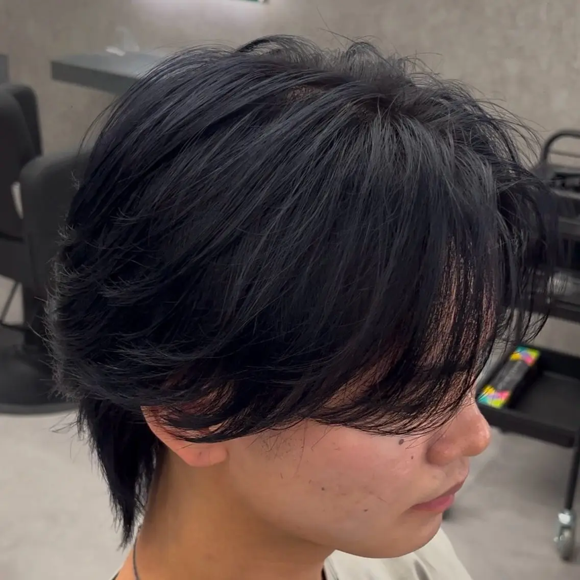 ショート カラー ヘアアレンジ メンズ 黒髪 ブルーカラー ブルーブラック カット ヘアカラー 【札幌メンズ特化】 🔥RIKU🔥のヘアスタイル