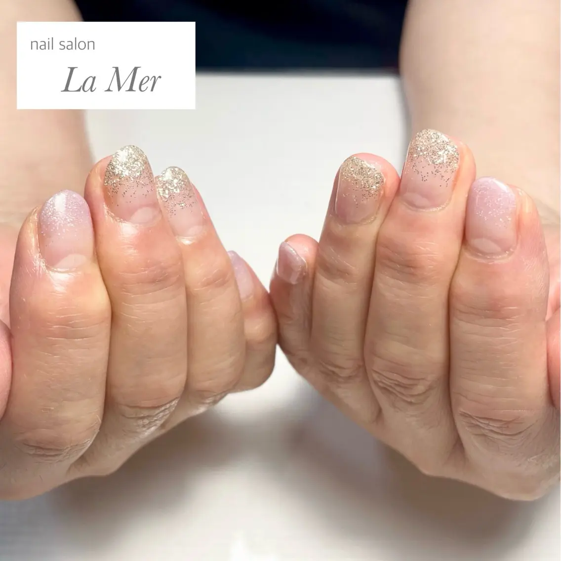 ネイル グラデーション キラキラネイル ラメ(グリッター) ラメグラデーション オフィスネイル ハンドネイル nailsalon La Merのネイルデザイン
