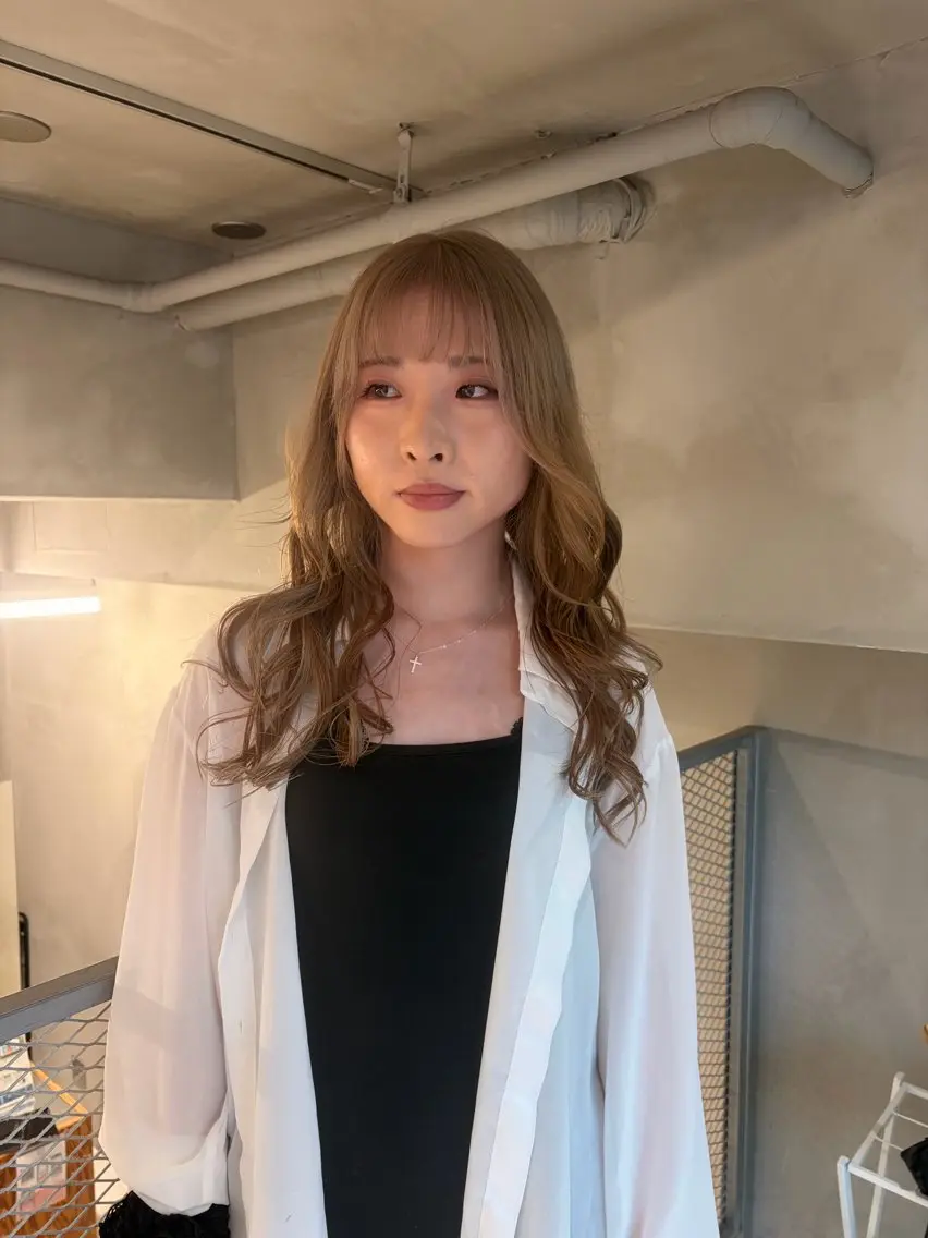 ロング ヘアカラー アヤカ 🪷のヘアスタイル