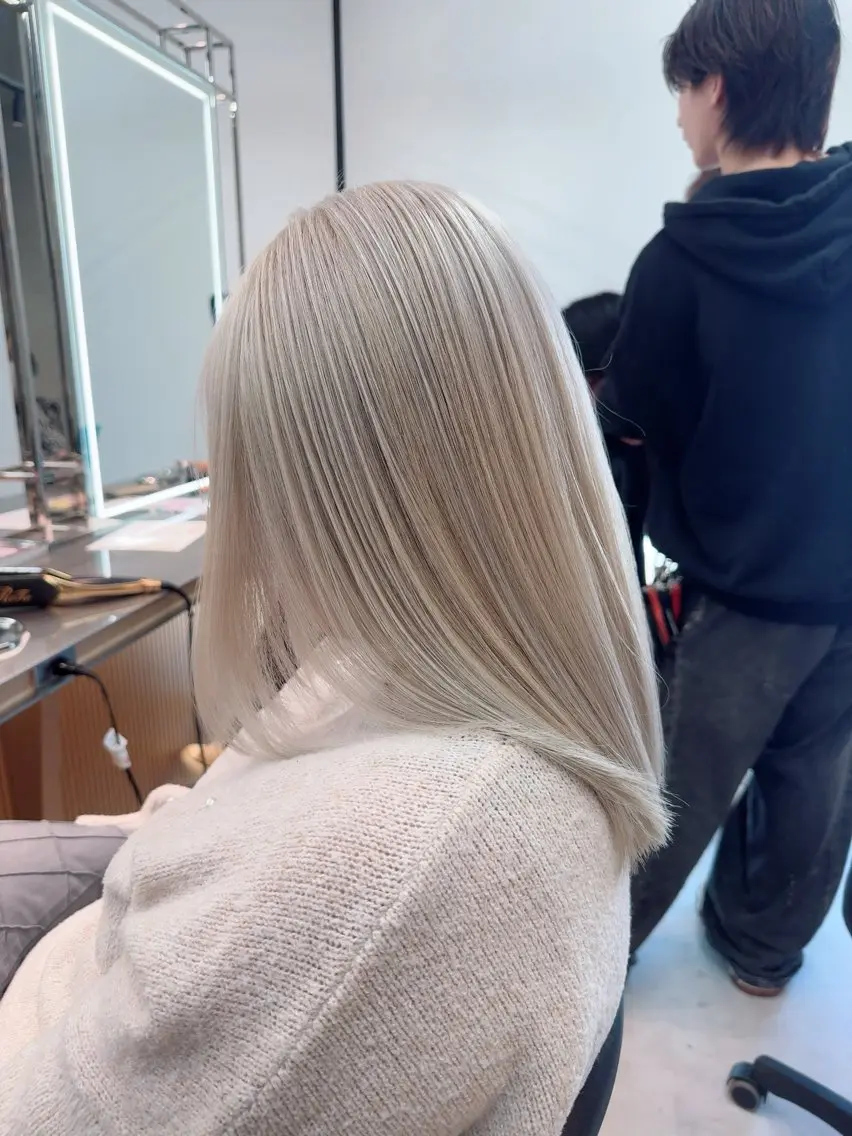 セミロング カラー ヘアカラー トリートメント ARIA💎縮毛矯正 ブリーチ💎複雑履歴のヘアスタイル