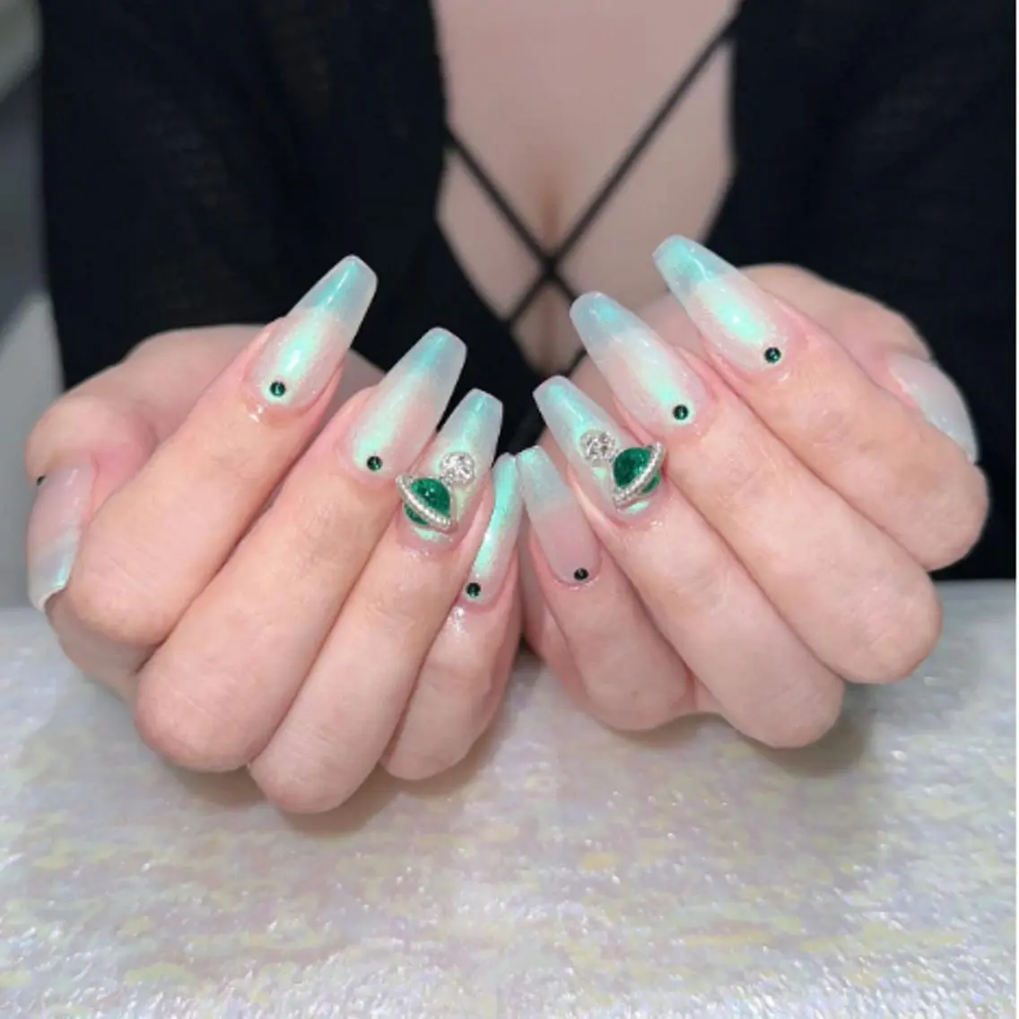 ネイル 長さ出し ネイルチップ Queens momoのネイルデザイン