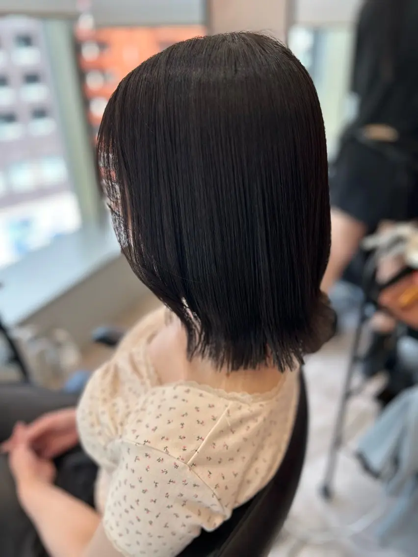 ミディアム 艶髪特化矯正カット ✨️MOMOEのヘアスタイル