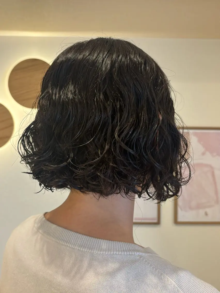 ミディアム ミディアムパーマ ボブ カット パーマ シンバヒナノ/パーマ レイヤー/髪質改善のヘアスタイル