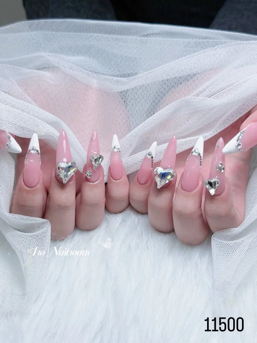 ネイル ハンドネイル IRO Nail Studioのネイルデザイン