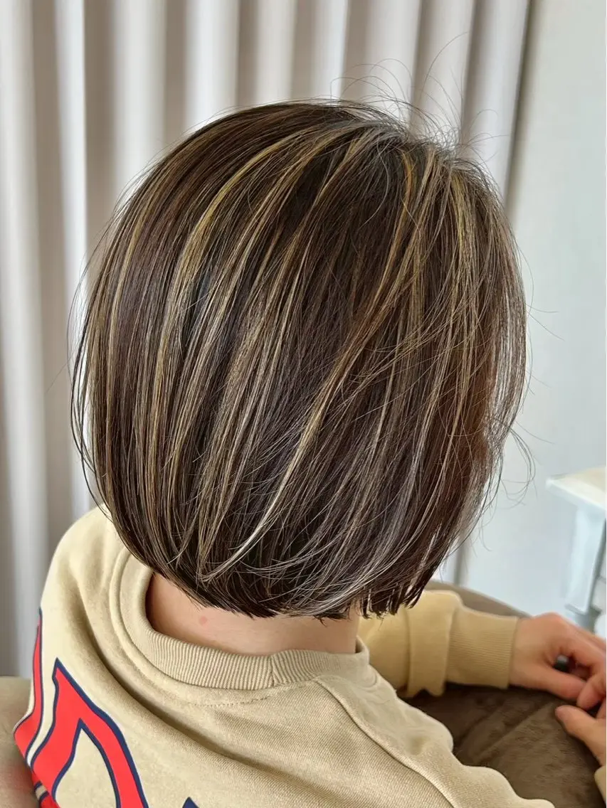 ショート センターパート 韓国ヘア・綾也のヘアスタイル