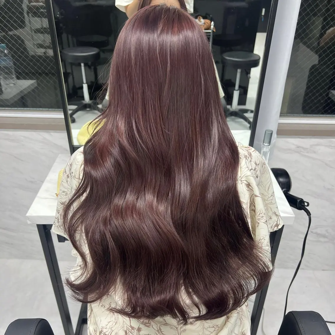 ロング カラー シールエクステ ハイトーンカラー エクステ ヘアカラー シールエクステ特化 ハイトーン、NANAのヘアスタイル