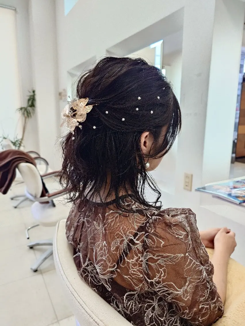 ミディアム ヘアアレンジ ハーフアップ ヘアセット キンジョウ エナミのヘアスタイル