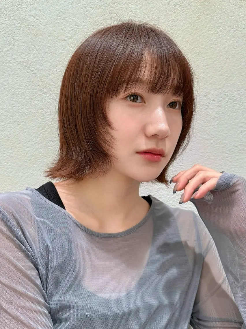 ミディアム 米澤 由衣のヘアスタイル