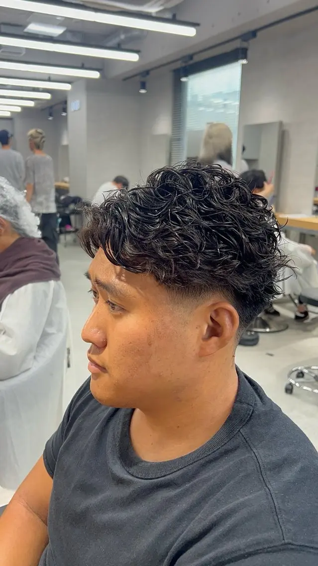 パーマ メンズ フェードカット メンズパーマ 🔥メンズ特化🔥 匠翔のヘアスタイル