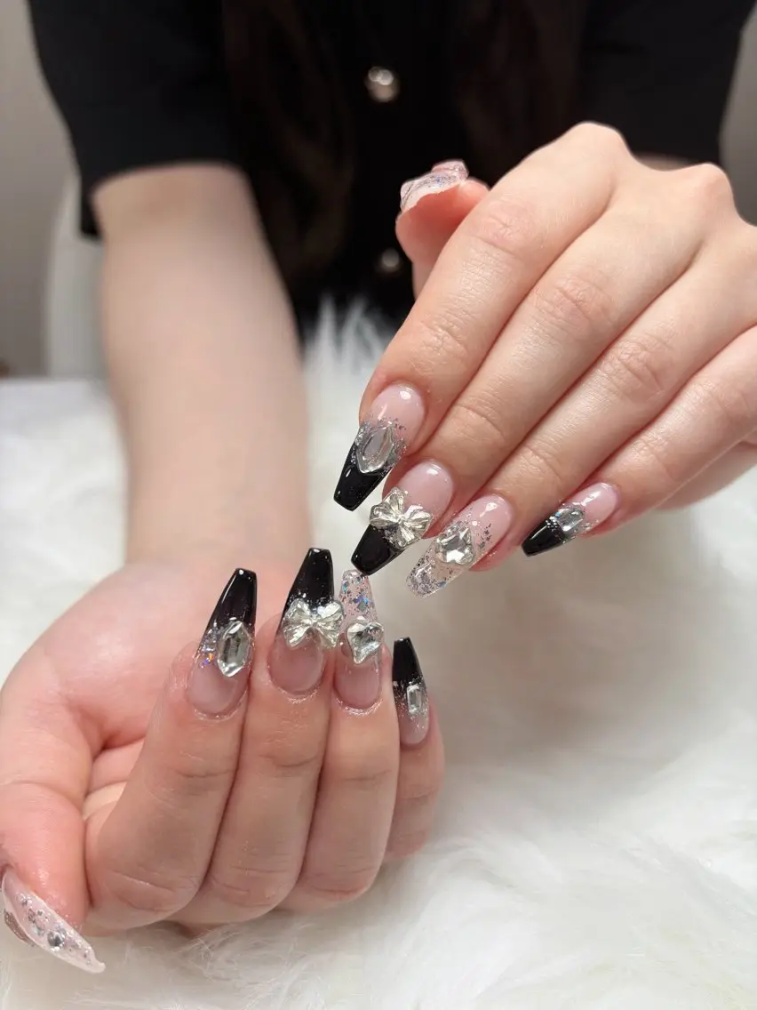 ネイル フラワーネイル 韓国ネイル 持ち込み 春ネイル ワンホンネイル Huyn Nail Shinjyukuのネイルデザイン