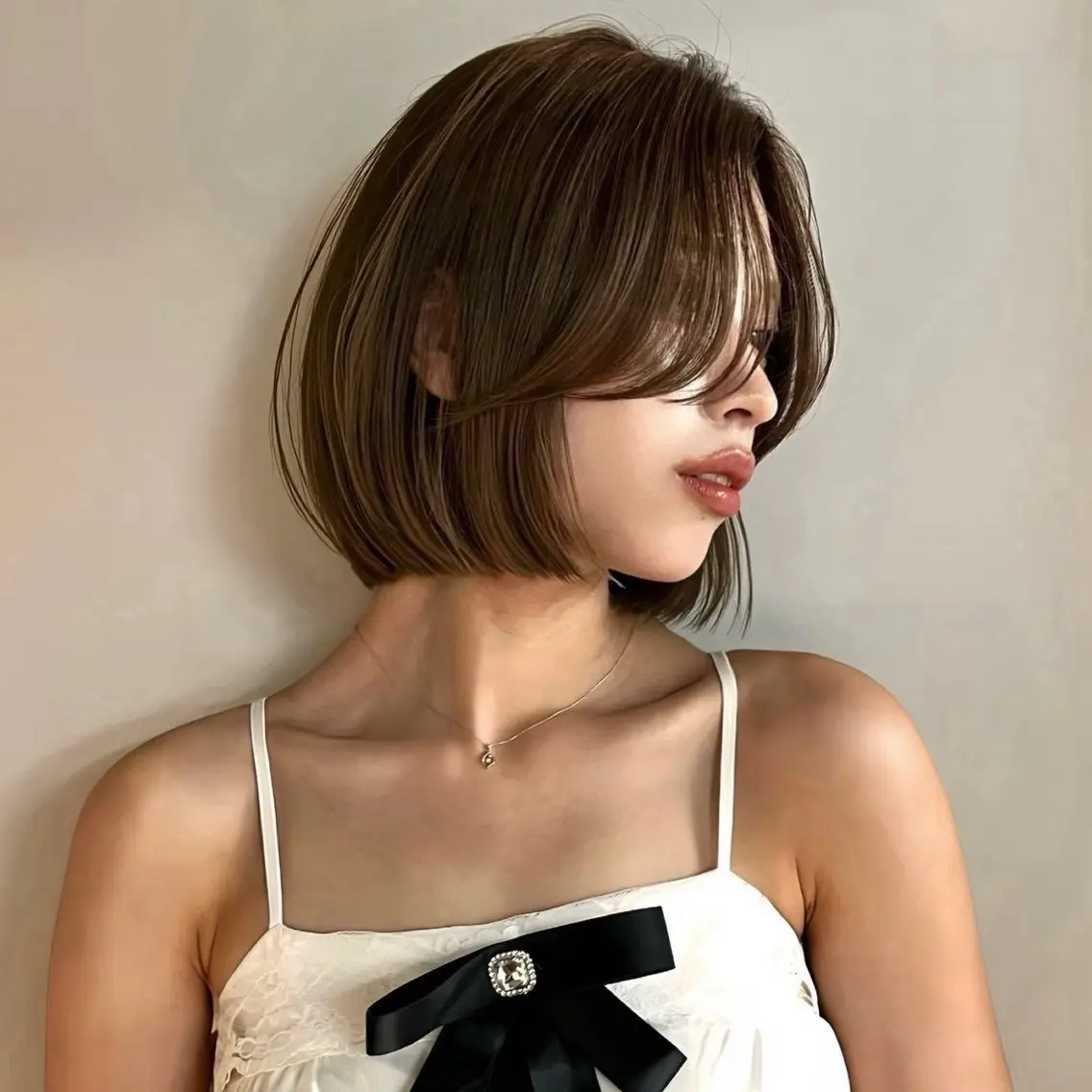 ショート カラー カット ヘアカラー ぱつっとボブ/透明感 カラー/ayakaのヘアスタイル