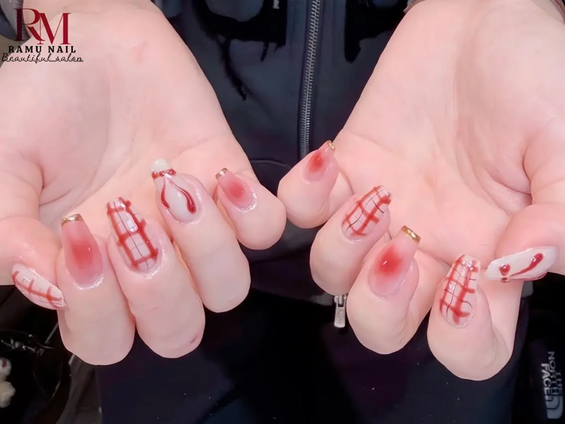 ネイル アートネイル チークネイル フレンチネイル グラデーション キラキラネイル ハンドネイル RAMU_Nail 池袋店のネイルデザイン