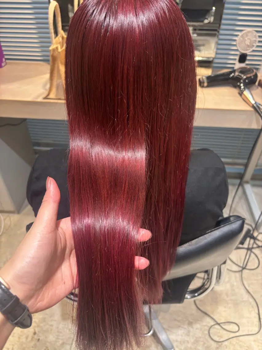 ロング ヘアカラー 本荘 波音のヘアスタイル