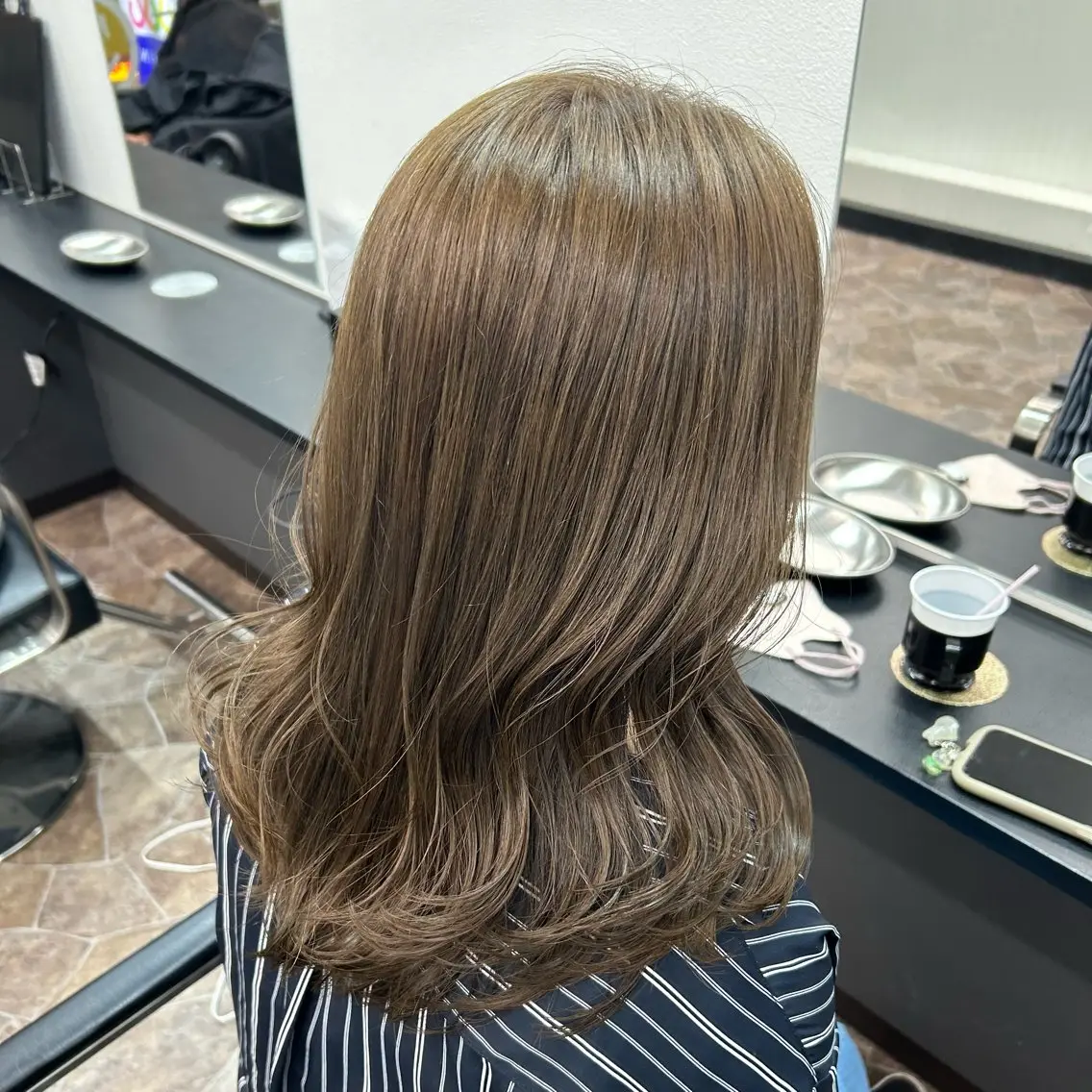 セミロング カラー アッシュ ベージュカラー COEUR🧡 山下 優花のヘアスタイル
