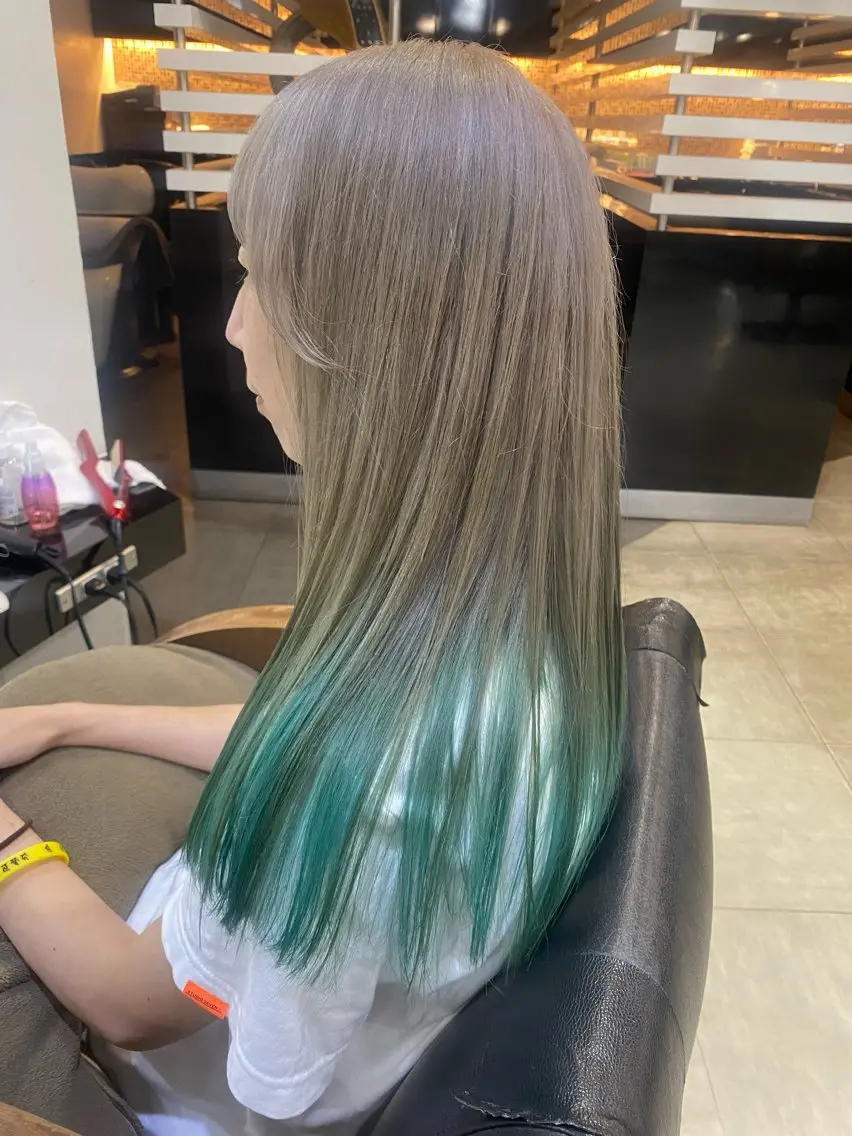 ロング カラー ヘアアレンジ グラデーションカラー 烏山 達也のヘアスタイル