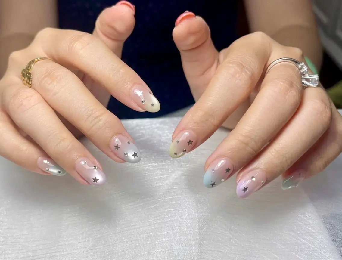ネイル チークネイル ドット フレンチネイル グラデーション 韓国ネイル ハンドネイル Minette nailrinrinのネイルデザイン