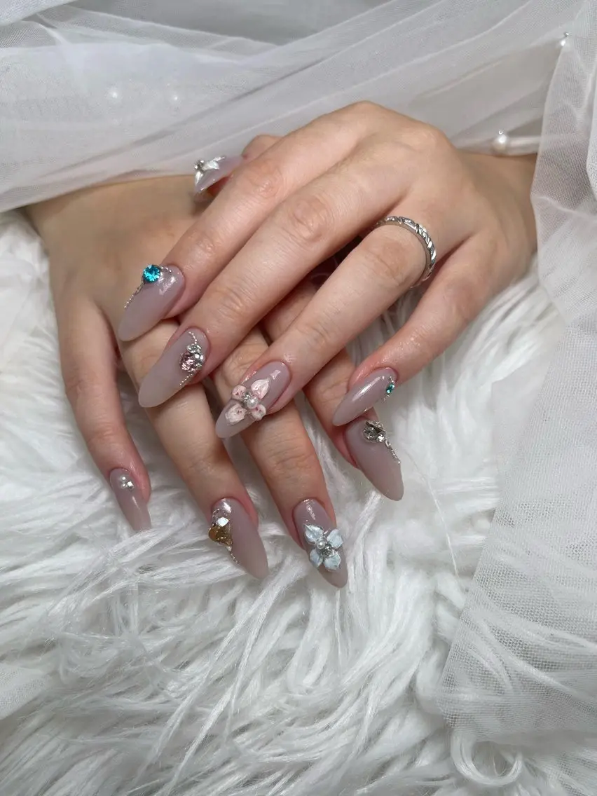 ネイル ハンドネイル 🌈 Laule'aのネイルデザイン