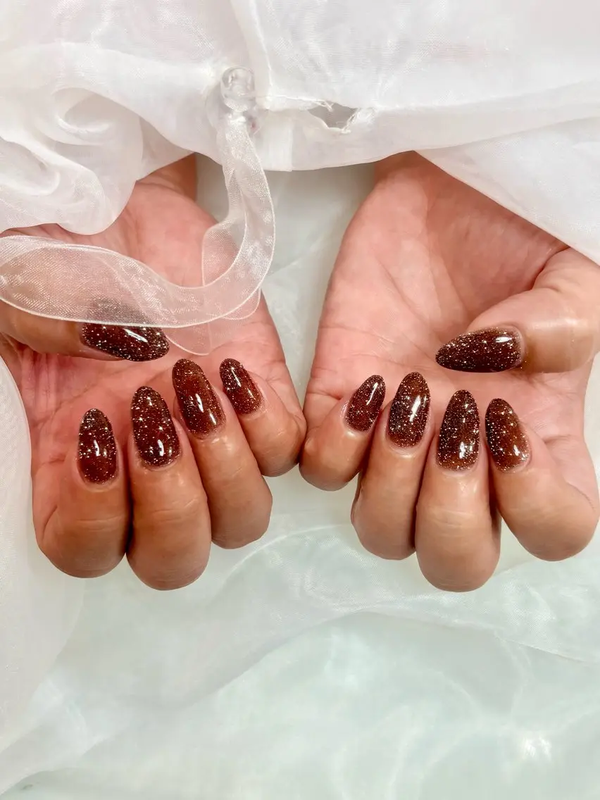 セミロング イレジスティブル ネイルズのネイルデザイン