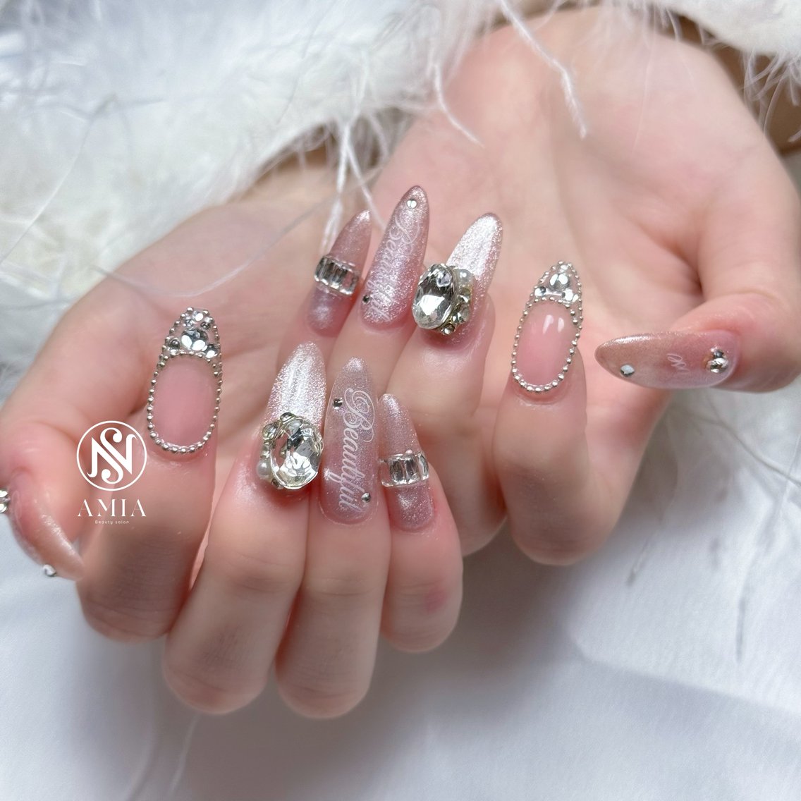 ロング ハンドネイル 🌟AMIA BEAUTY🌟のネイルデザイン