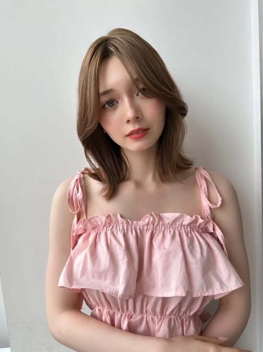 ミディアム karin ボブハイトーンのヘアスタイル