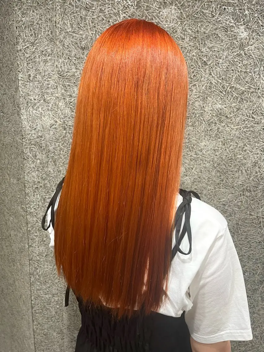 ロング カラー ブリーチ オレンジ カット ヘアカラー ⭐️ airi⭐️のヘアスタイル