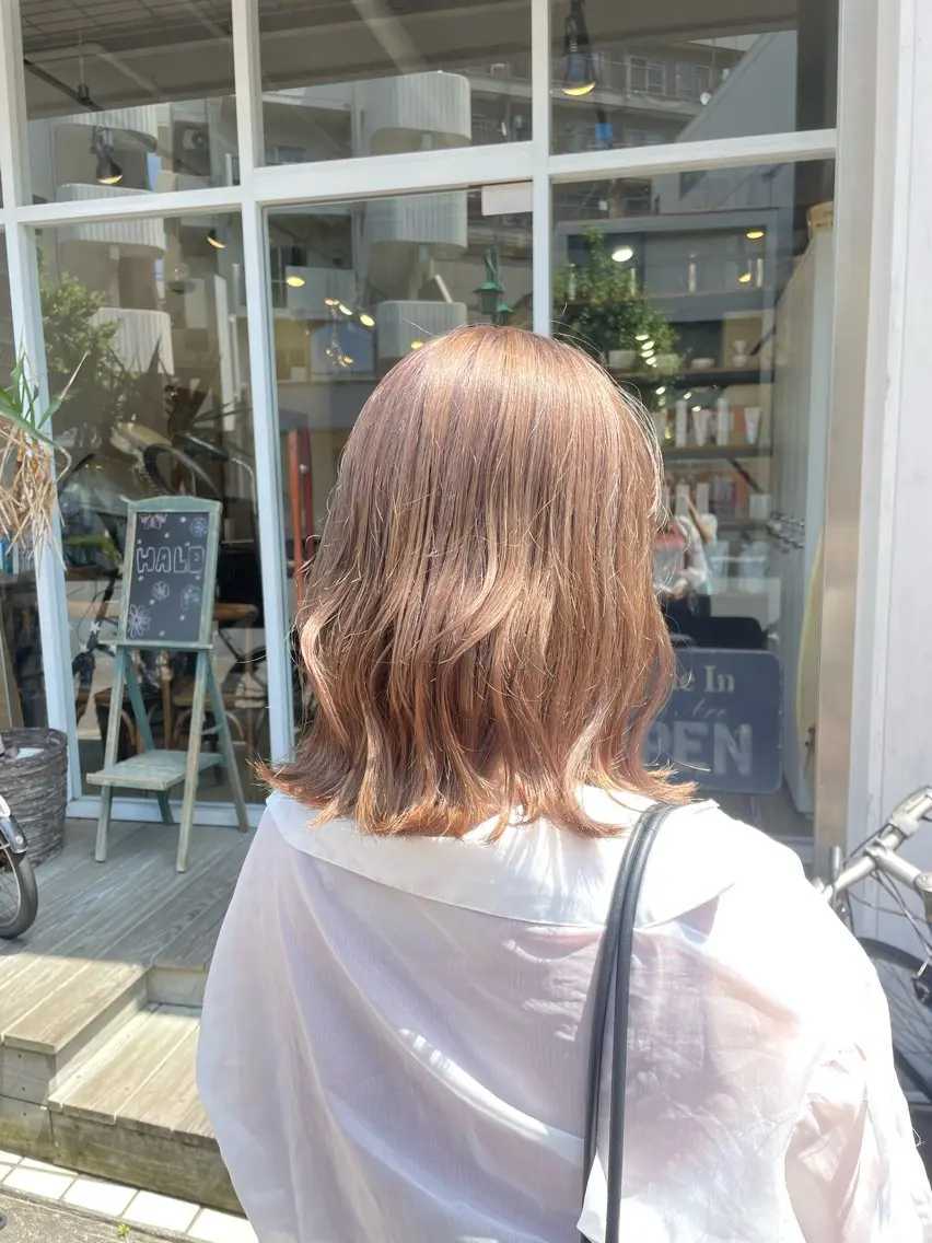 ミディアム オオシマ ミユのヘアスタイル