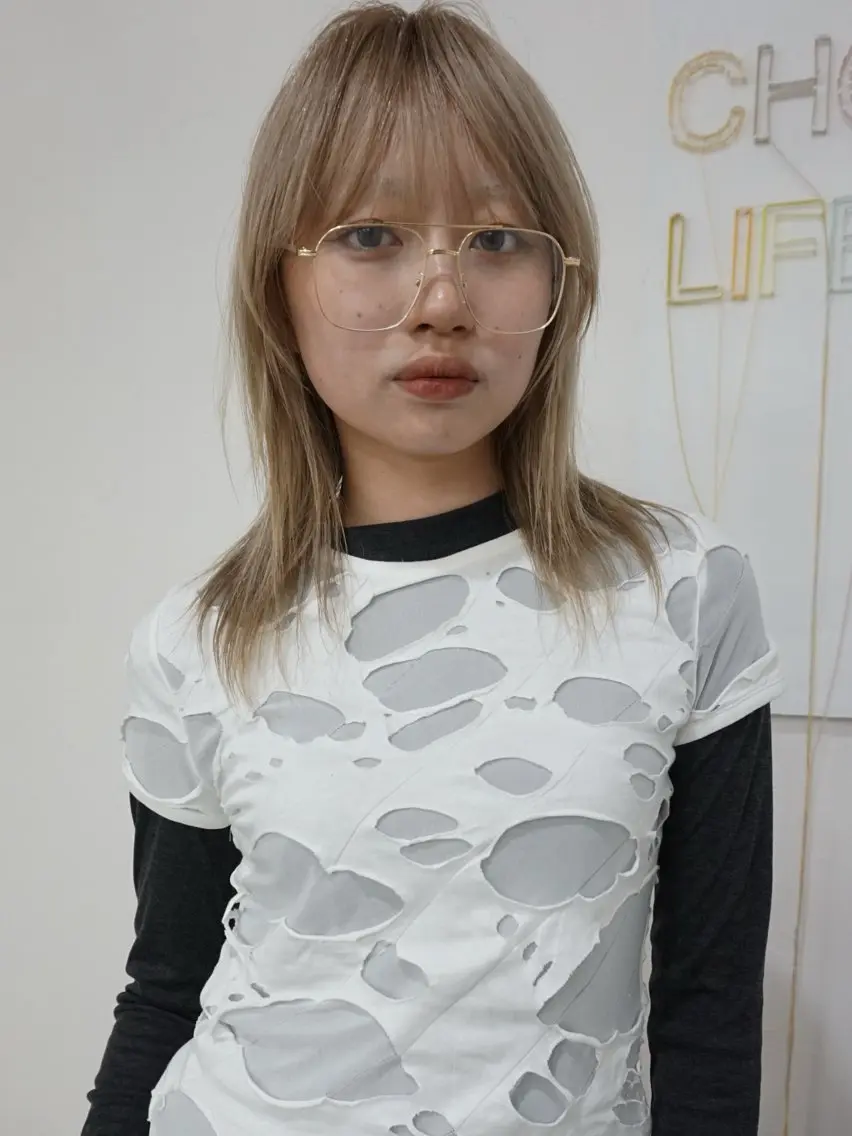 ミディアム カラー ベージュカラー ブリーチ ヘアカラー イシイ モエカのヘアスタイル