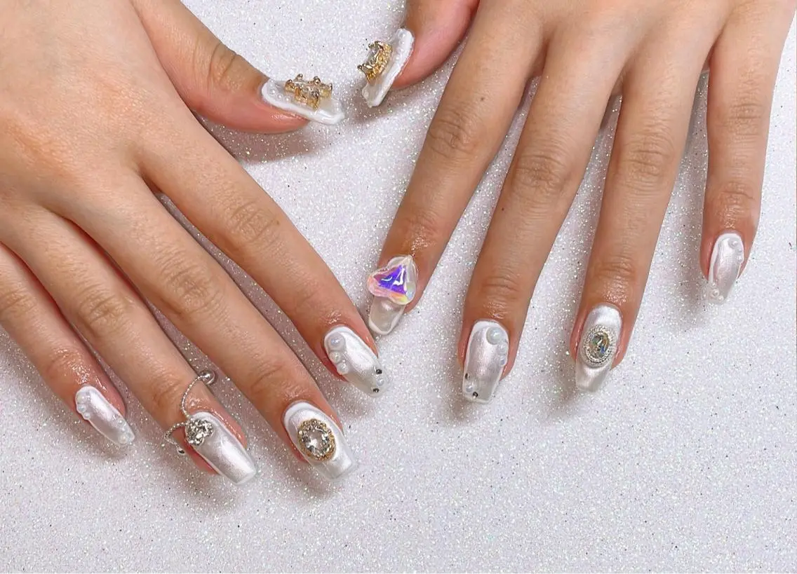 ネイル ハンドネイル VIERU 🌈🎀💖のネイルデザイン