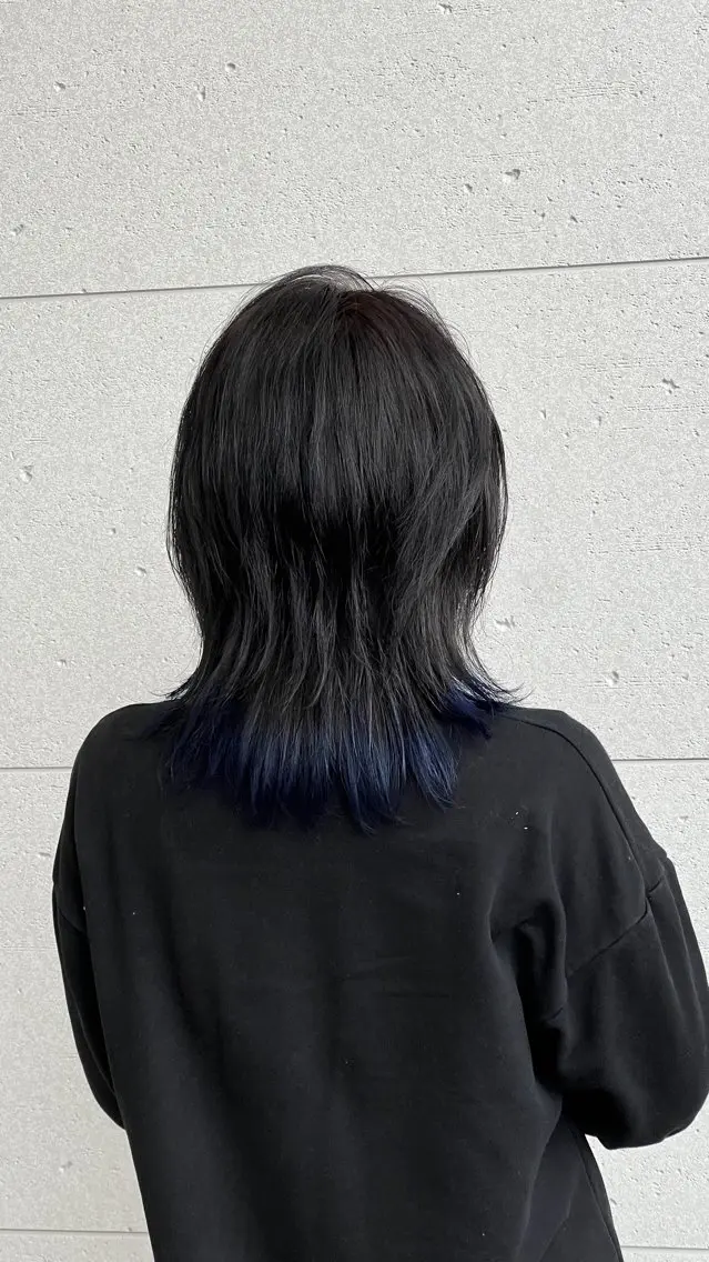 セミロング カラー 黒髪 ブリーチ ブルーカラー ブルーブラック カット ヘアカラー トリートメント 山口 玖瑠美のヘアスタイル