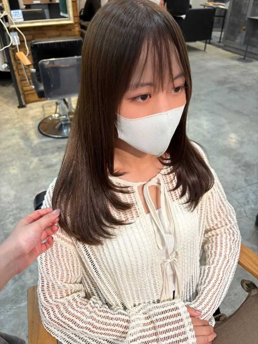ロング カラー ベージュカラー ブリーチ 透明感カラー ダブルカラー ブリーチなしカラー 顔周りカット ピンク カラー🩰りりのヘアスタイル