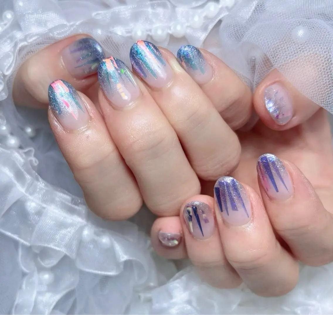 ネイル オーロラネイル キラキラネイル ラメ(グリッター) ラメグラデーション ハンドネイル 𝑬𝑹𝑰𝑲𝑨 𓂃🎀𓈒𓏸のネイルデザイン