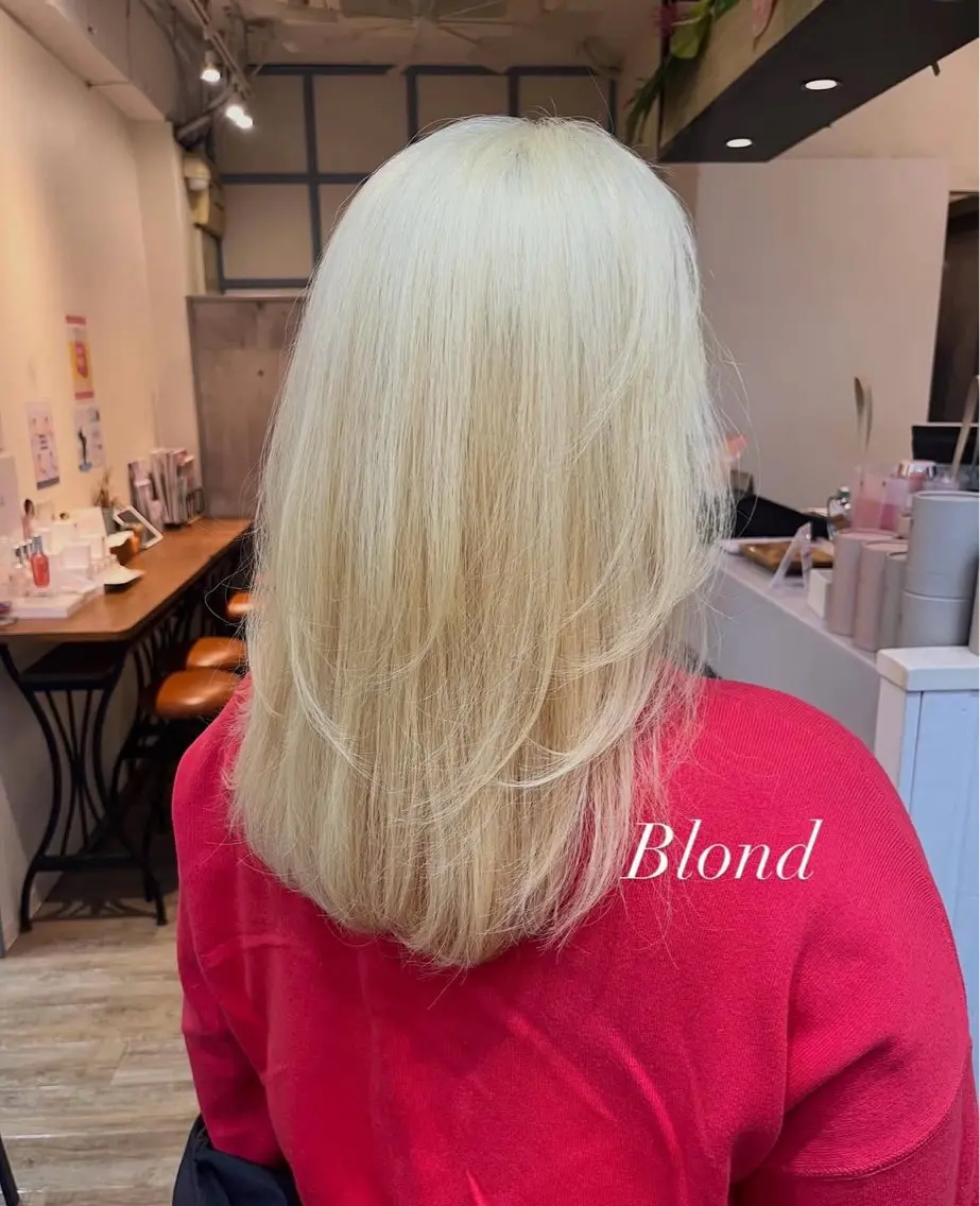 セミロング カラー 抜きっぱなしブロンド ブロンド ヘアカラー トリートメント N°+aero 🤍ユメのヘアスタイル