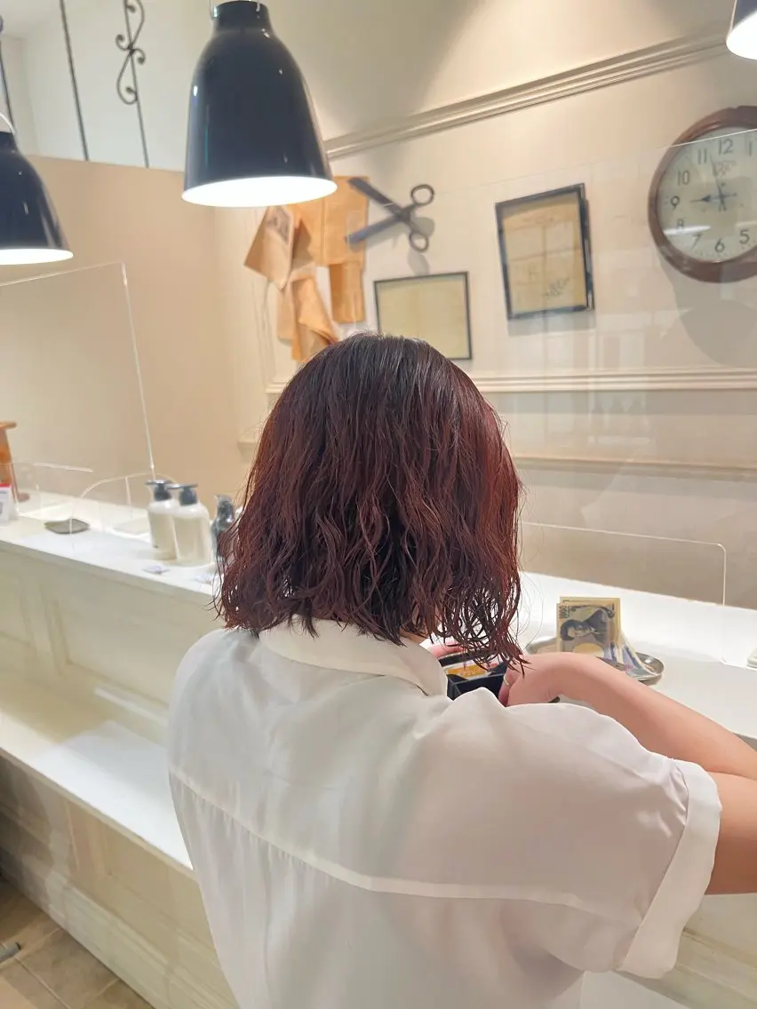 ショート パーマ ✨艶髪／透明感カラー ミユ💜のヘアスタイル