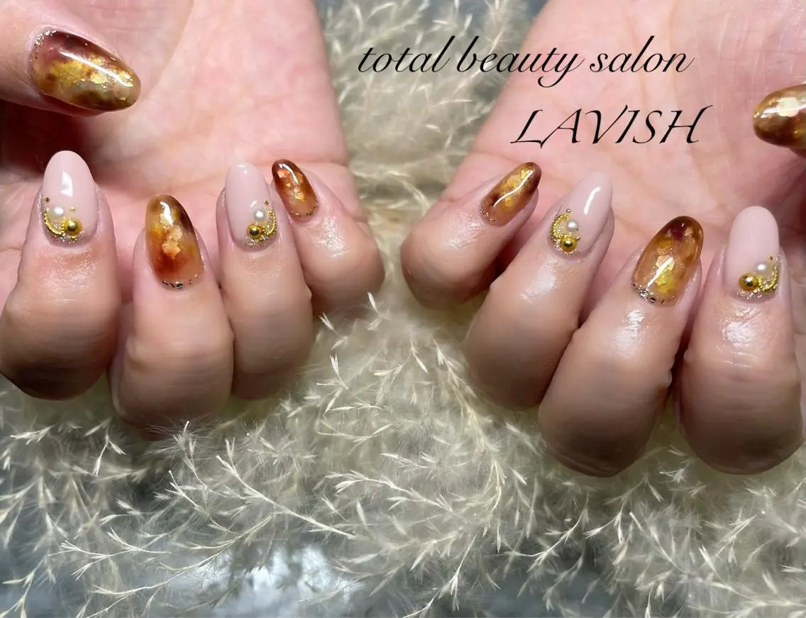 ネイル LAVISH 大和店 emi・:*+のネイルデザイン