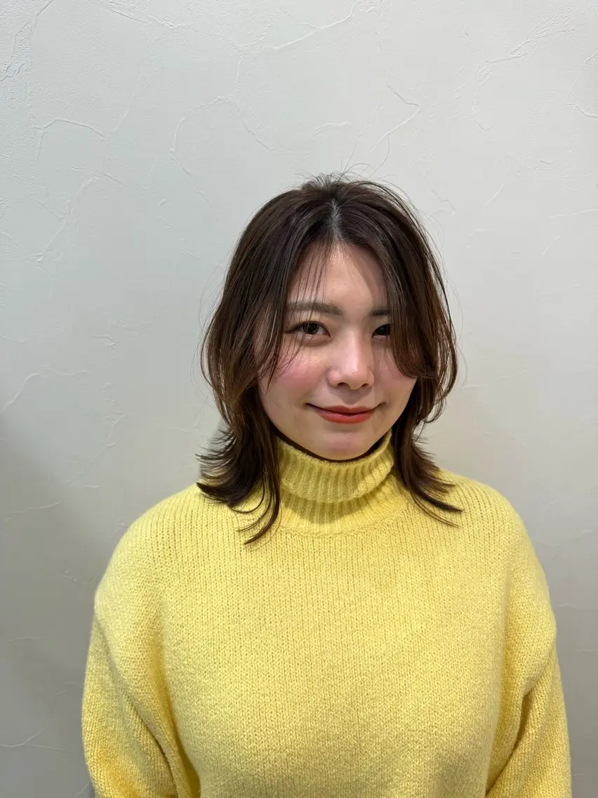 ミディアム カラー ベージュカラー ブリーチ ブリーチなしカラー くびれヘア 髪質改善 髪質改善×艶カラー Haruのヘアスタイル