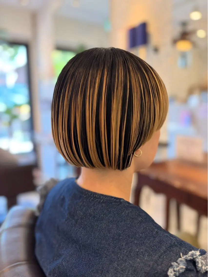 ショート カラー ボブ カット ヘアカラー 🪆ヒキタ ミイコ🧸のヘアスタイル