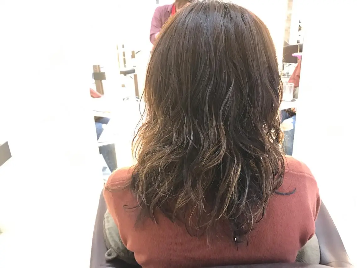 セミロング カラー パーマ セミロングパーマ ブリーチ 似合わせ／代表 髪質改善/山田将大のヘアスタイル