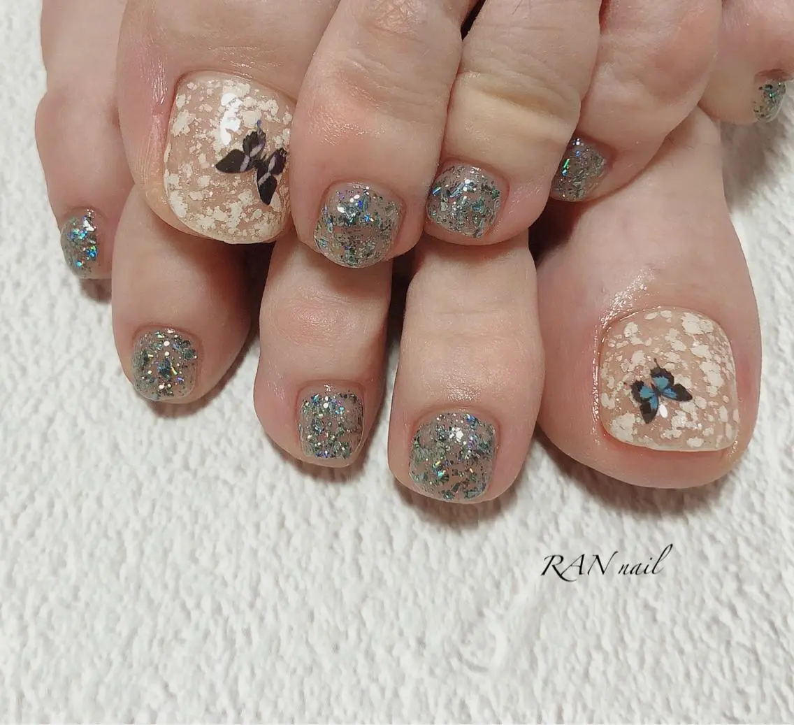 ネイル フットネイル キラキラネイル オフィスネイル 夏ネイル ハンドネイル フットネイル RAN nailのネイルデザイン