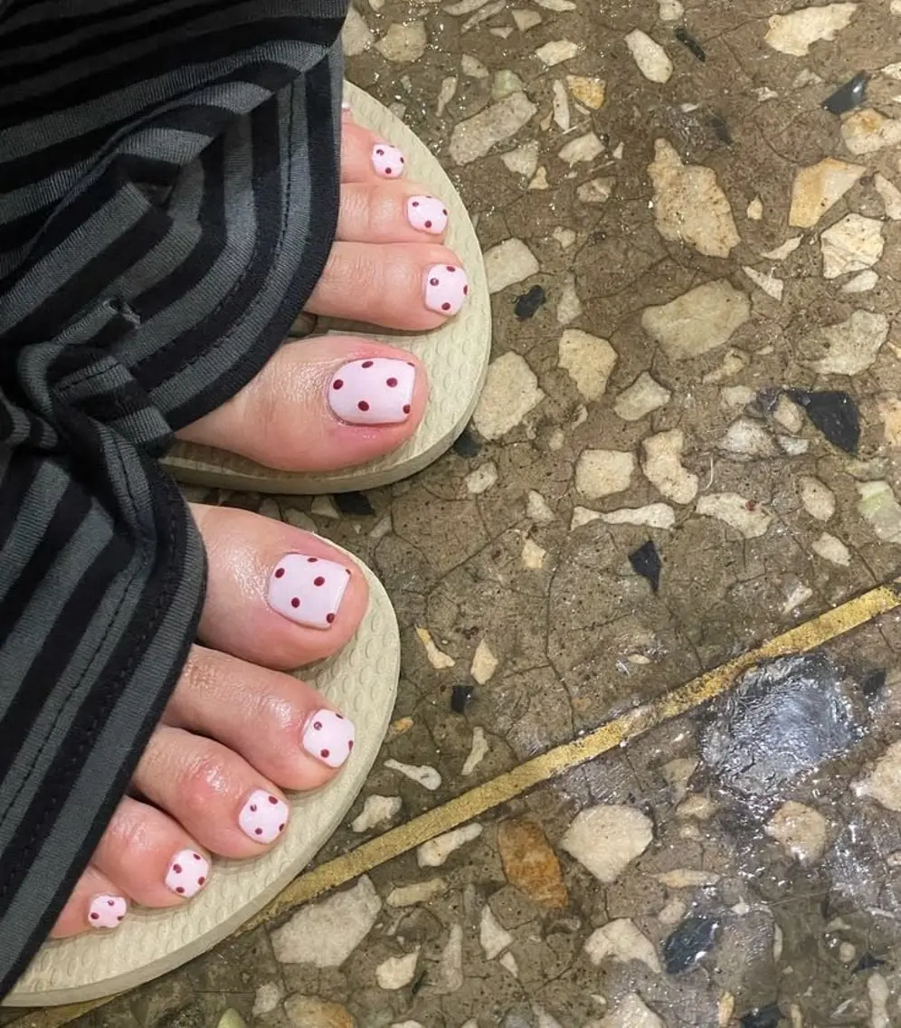 ネイル チークネイル ドット フレンチネイル グラデーション 韓国ネイル フットネイル Lisa Nail Salonのネイルデザイン
