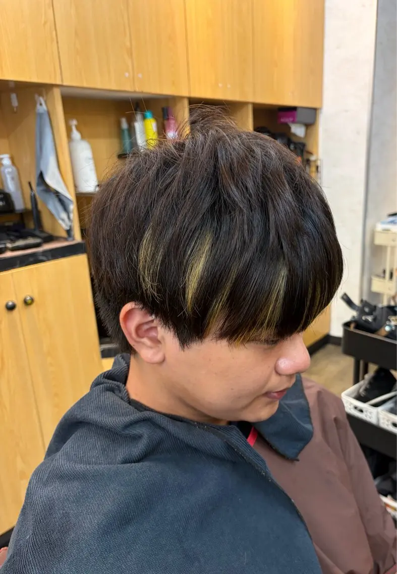 カラー メンズ メンズブリーチ メンズハイライト メンズショート ブリーチ ハイライトカラー 【癒しのバーバー】 小野寺のヘアスタイル