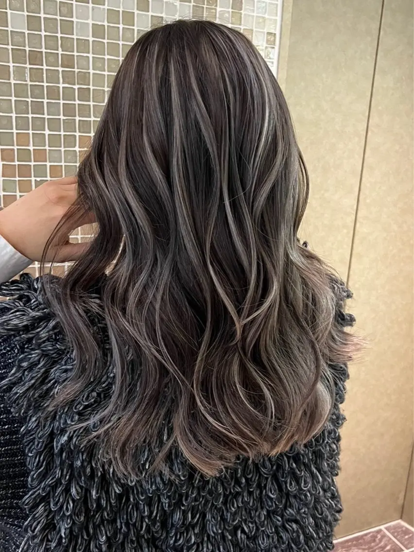 セミロング カラー カット ヘアカラー レイヤーカット 早崎太生のヘアスタイル