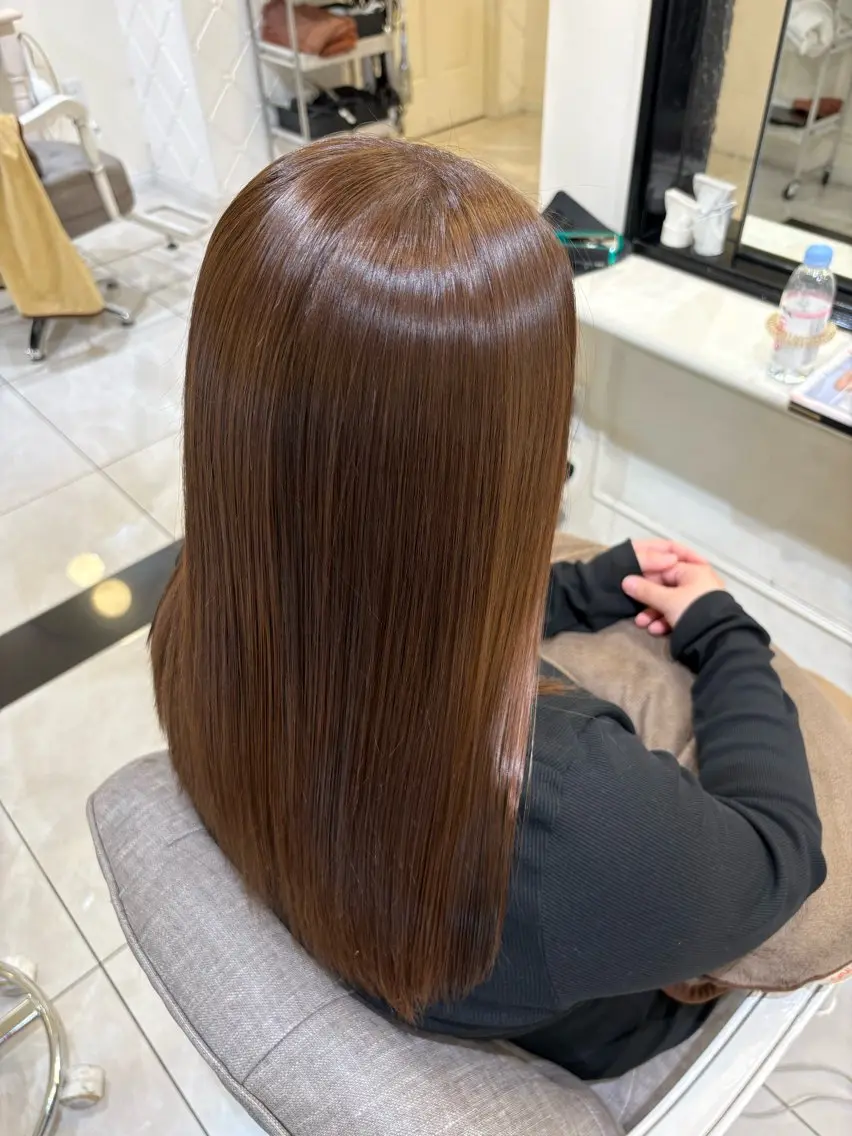 ロング カラー 濱田輝レイヤー 韓国風 ハイトーンのヘアスタイル
