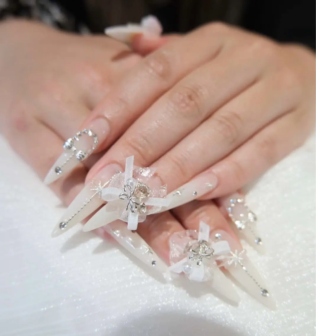 ネイル ハンドネイル T.Lee Nail Lilyのネイルデザイン