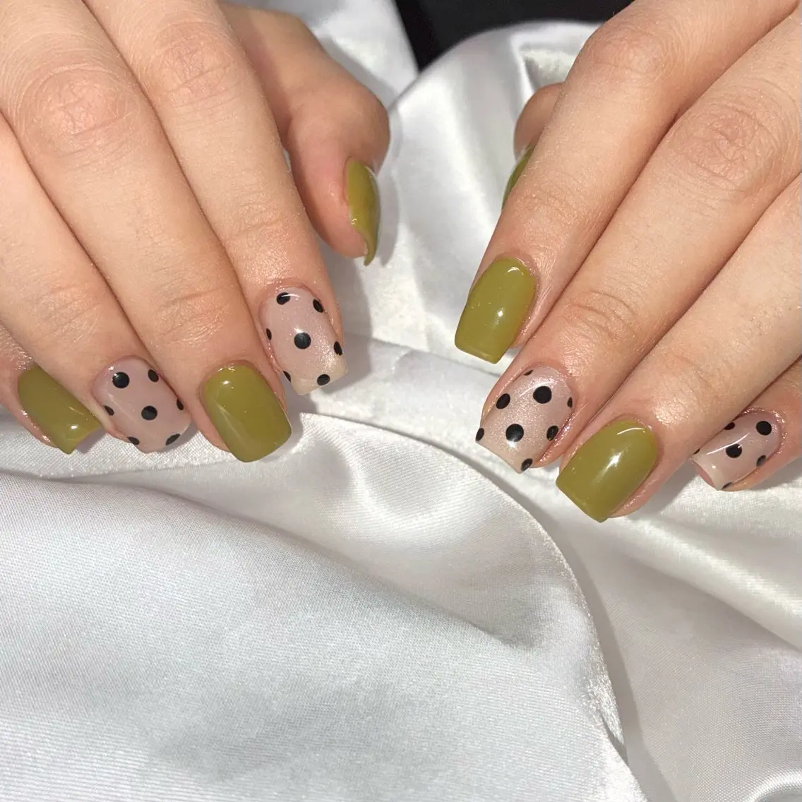 ネイル ドット ジェルネイル マグネットネイル ハンドネイル Nail ヌシん家 AKANEのネイルデザイン