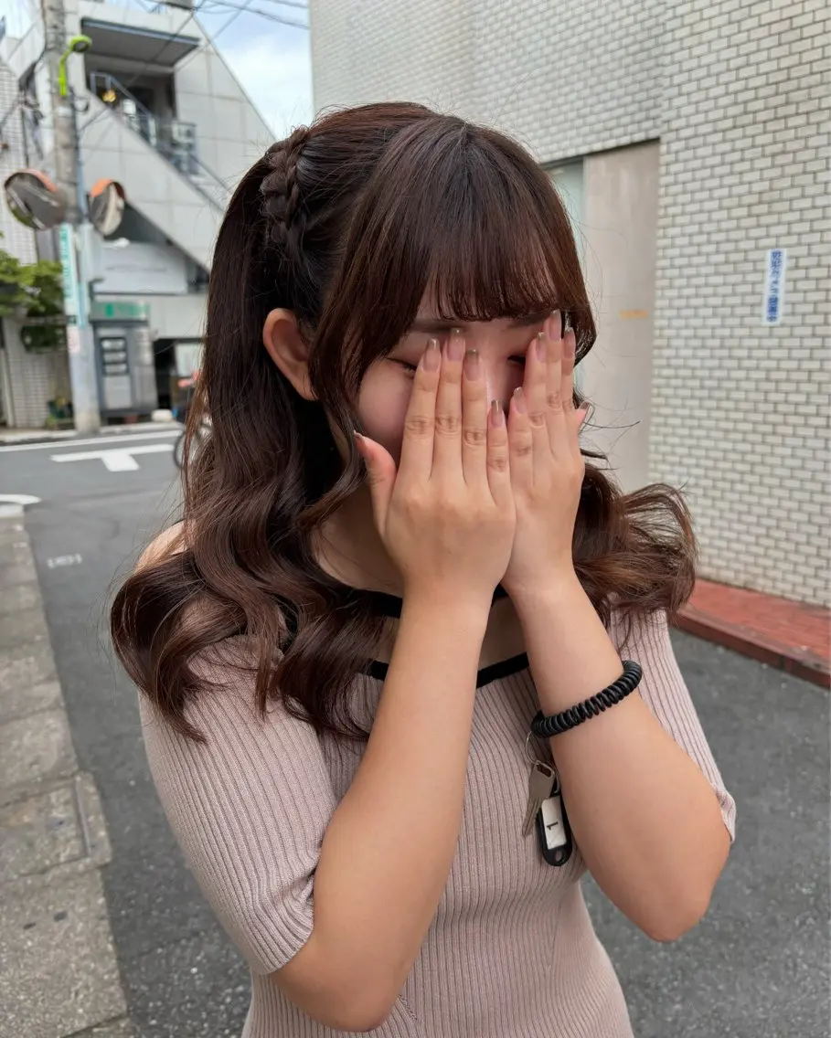セミロング ヘアアレンジ 三つ編み ヘアセット 西山梨々【5/1〜 復帰致します🌼】のヘアスタイル