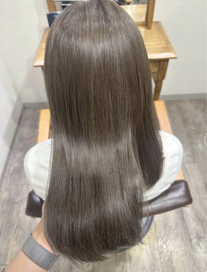 セミロング ヘアカラー 🫧艶髪カラー/ 透明感カラー/ヒマリのヘアスタイル